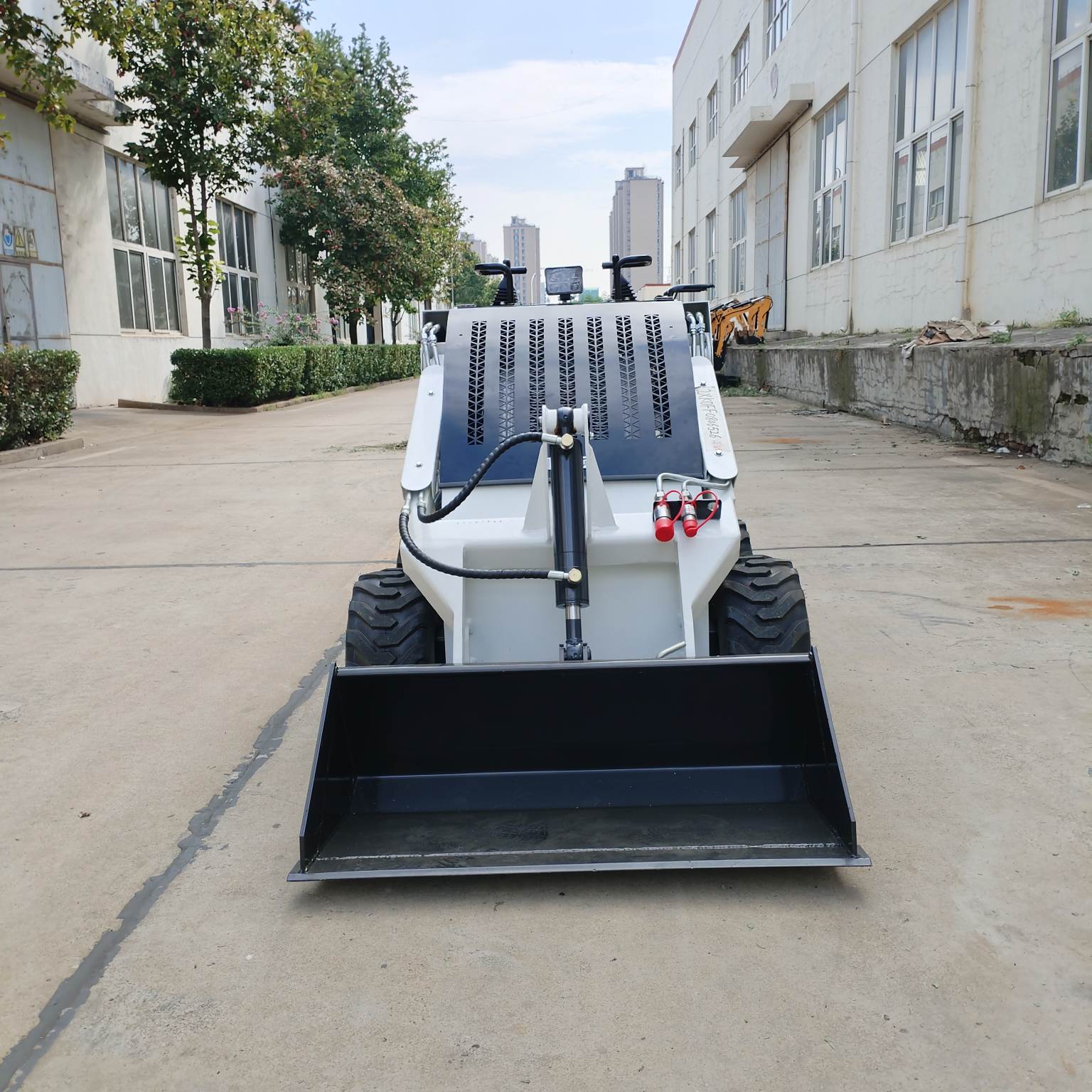 1.2-ton tracked skid steer loader