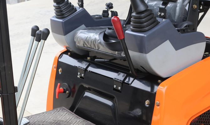 Excavator maintenance